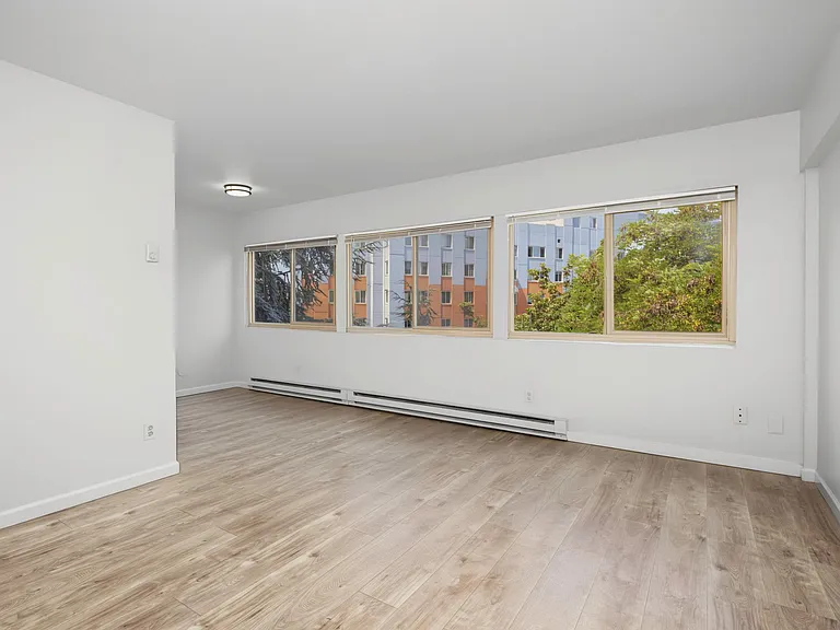 The Willis Apartments — Photo 7