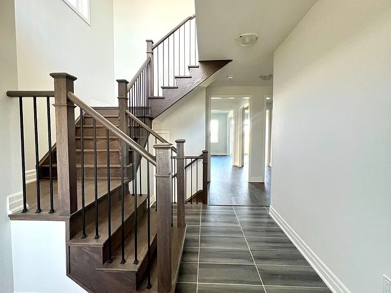 156 Union Blvd — Photo 2