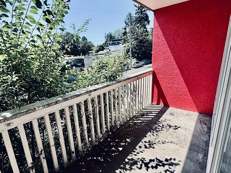 7429 Rainier Ave S — Photo 9