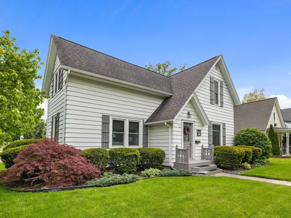617 E 9th St, Auburn, IN 46706