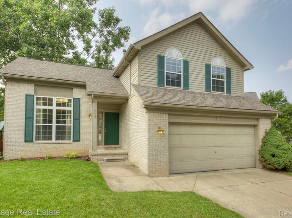 117 Eagle Ridge Rd, Lake Orion, MI 48360