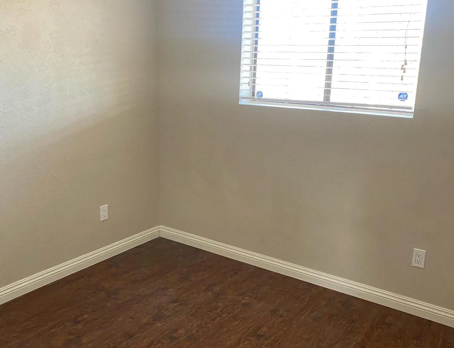 3 bed, 1.0 bath, 1056 sqft, $1,544 — Photo 3