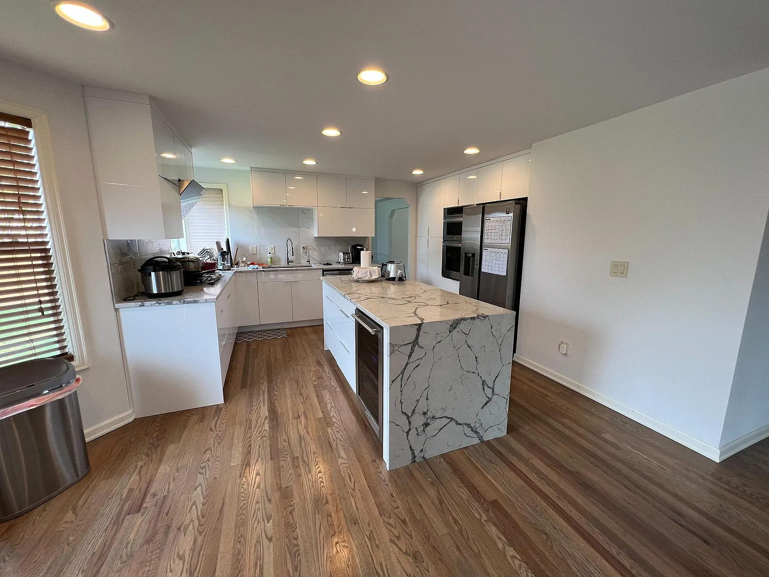 4 bed, 2280 sqft, $4,800 — Photo 4