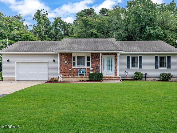 2nd image of 48 Lighthouse Drive