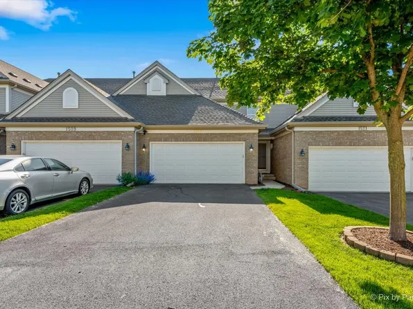 1515 Glacier Cir, Crystal Lake, IL 60014