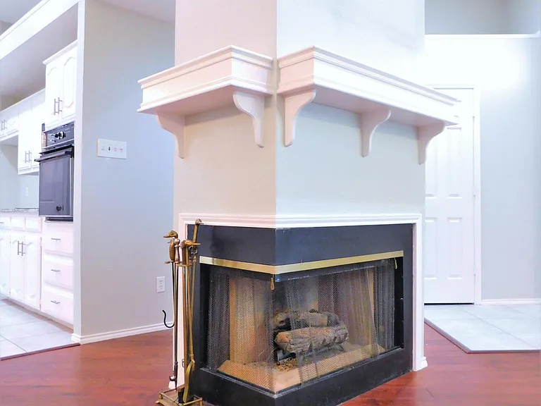 1539 Pickwick Ln — Photo 8