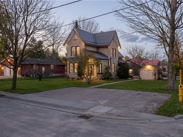 19 Adam St, Huron East, ON N0K 1W0