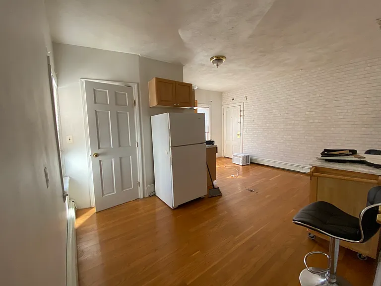 11 Snow St #2R — Photo 5