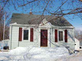 3906 70th St, Urbandale, IA 50322