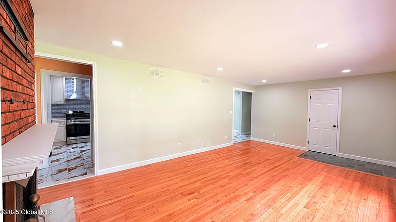 3rd image of 631 St. David's Lane