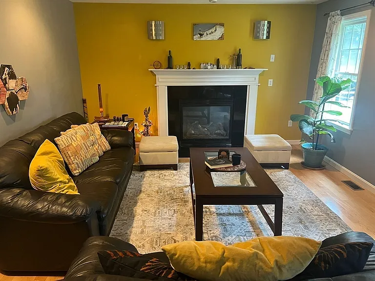 76 Stagecoach Rd — Photo 3