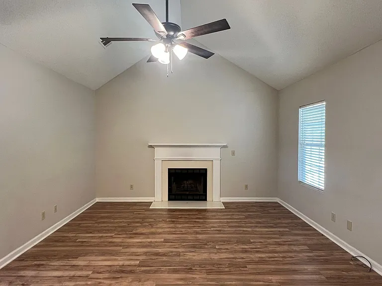 536 Loblolly Ln — Photo 4