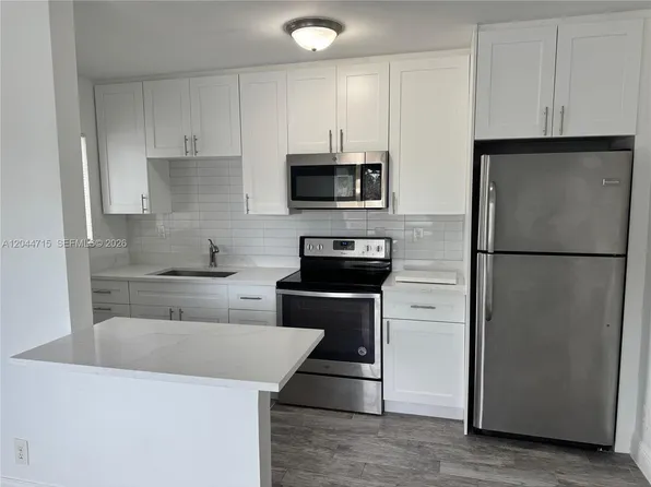 495 NW 43rd Ct #1, Fort Lauderdale, FL 33309