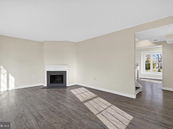 4th image of 6476 Franconia Ct