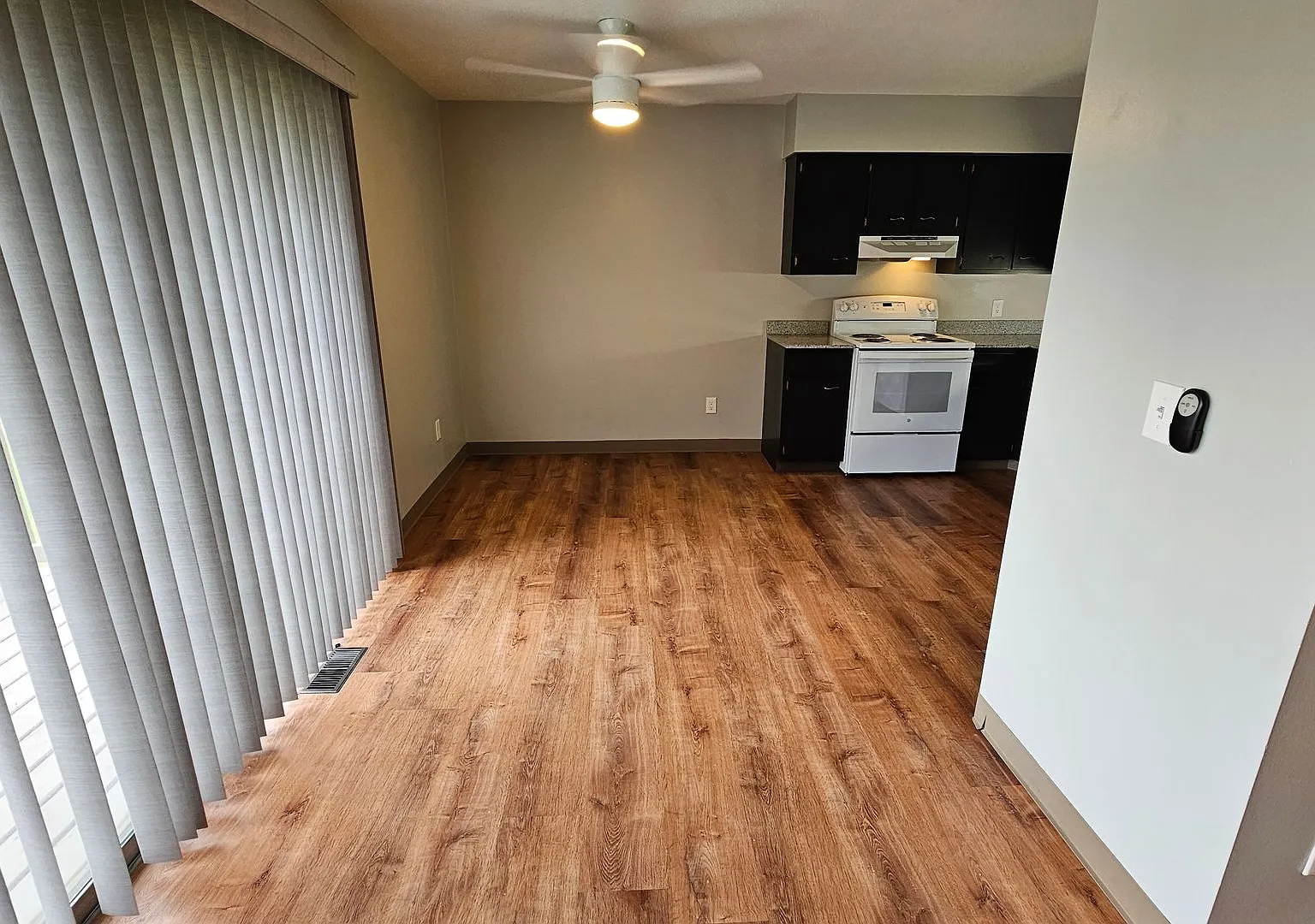 365 W Cook Rd Ranchwood Apartments — Photo 3