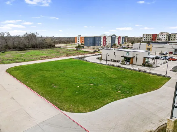 3047 University Dr E, Bryan, TX 77802