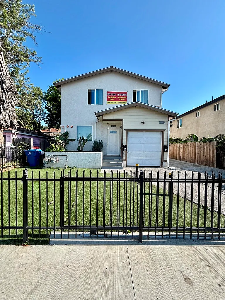 5 bed, 1820 sqft, $3,950 — Photo 1