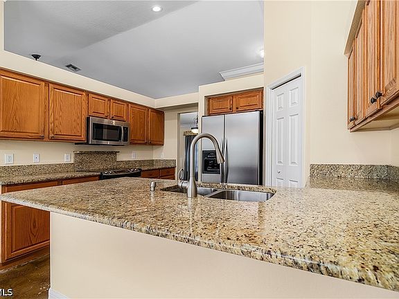 4th image of 1303 SW 43rd Ln