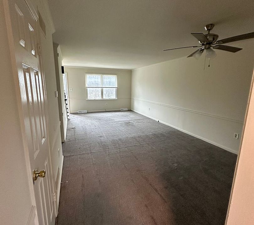 1st image of 1285 Colonial Rd APT 18