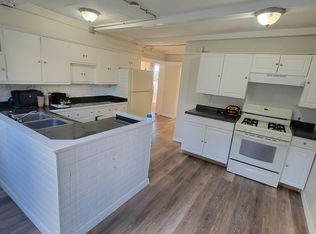 17 Ward St FLOOR 2, Woonsocket, RI 02895