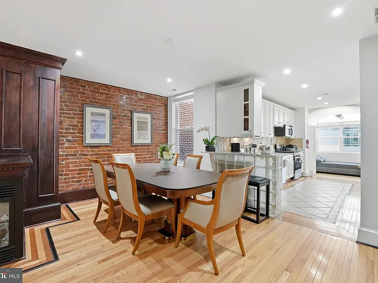 56 Adams St NW — Photo 9