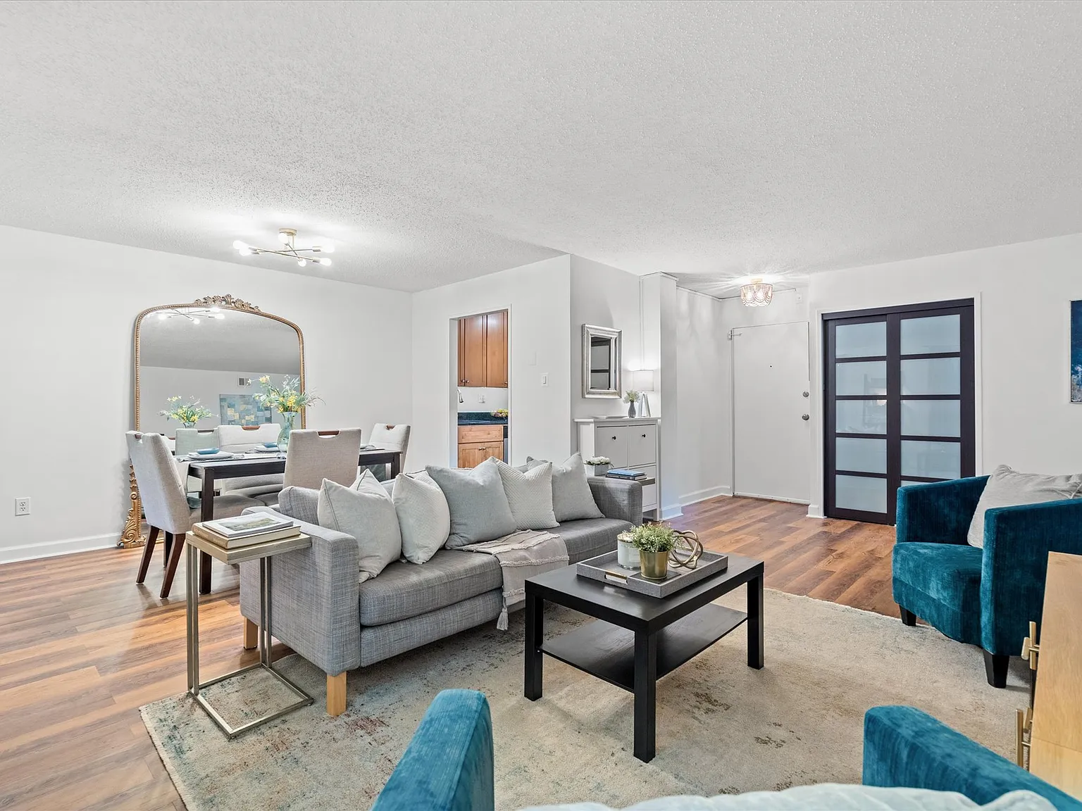 2 bed, 912 sqft, $2,795 — Photo 1
