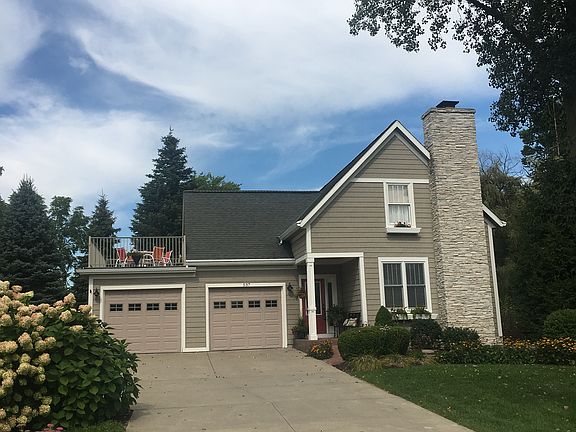 3rd image of 537 Hiawatha Dr