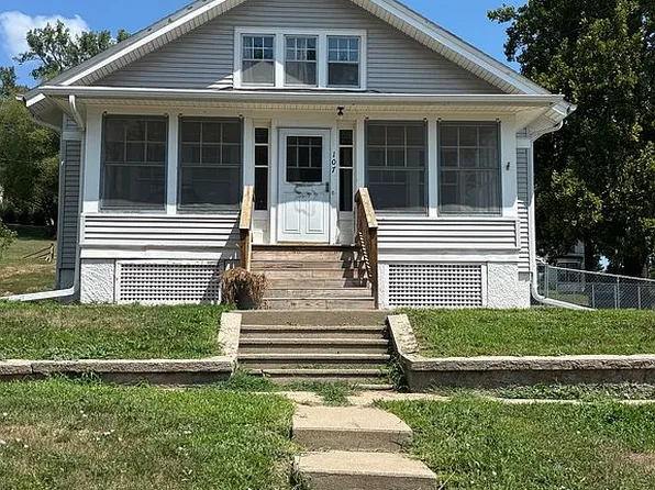 107 W 2nd St, Ponca, NE 68770