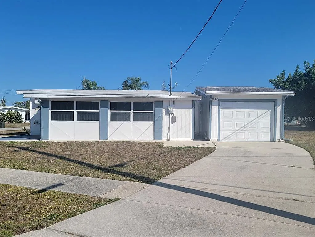 Building Photo - 8385 Aero Ave
