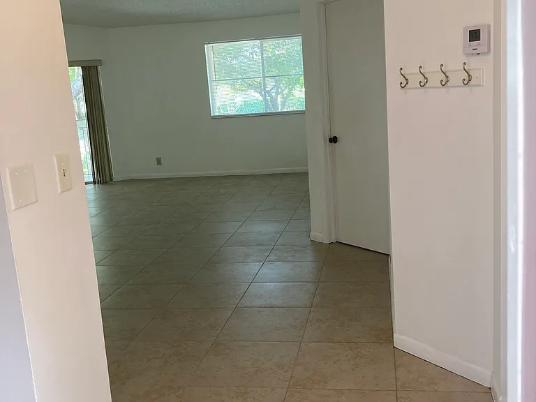 9777 Westview Dr #112 — Photo 4