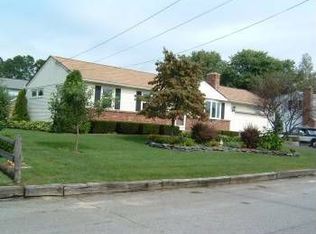 50 Wunnegin Cir, Warwick, RI 02818