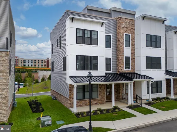 304 Squire Dr, Newtown Square, PA 19073