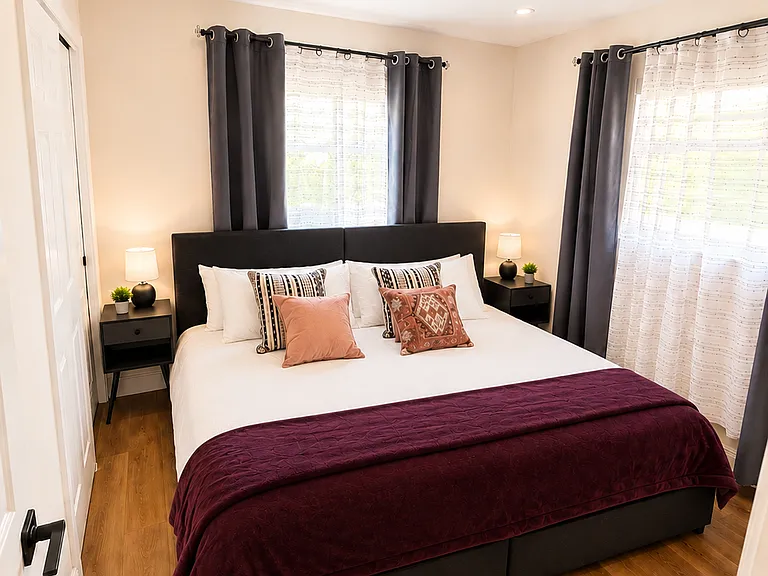 Flexible sleeping space designed to comfortably accommodate larger groups visiting Naples can be configured as two twin beds, or one king bed (bed bridge is provided)