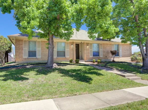 1733 Brighton Dr, Carrollton, TX 75007