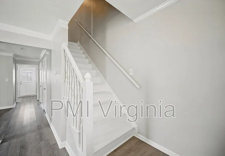 1151 Hillock Xing — Photo 14
