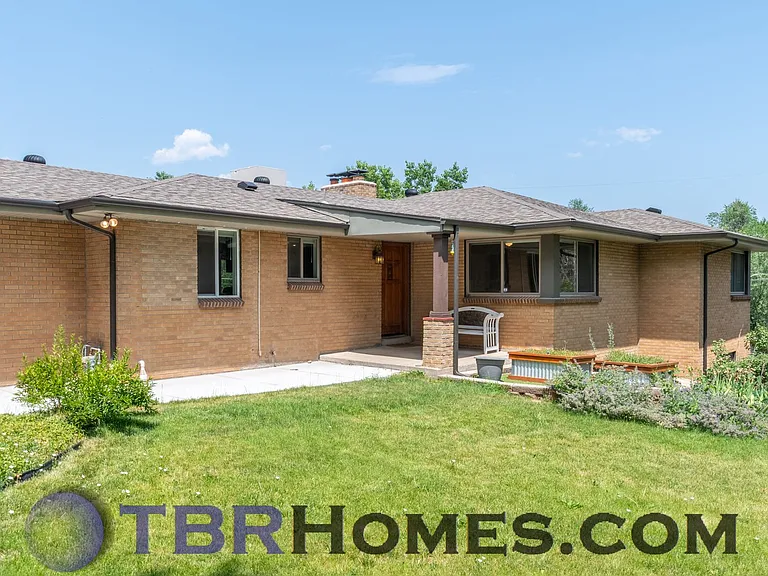 8635 W Tennessee Pl — Photo 2