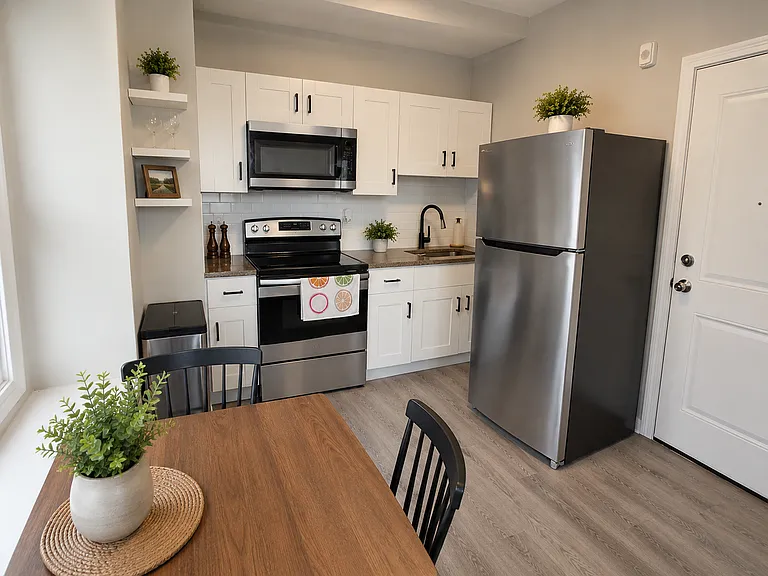 706 E Chelten Ave — Photo 4