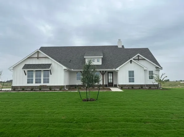 2313 Meteor Dr, Krum, TX 76249
