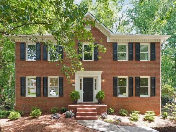 2863 Landing Dr, Marietta, GA 30066