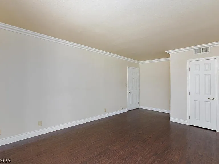5081 River Glen Dr #127 — Photo 8