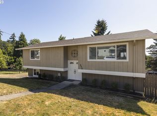 370 SW Spruce St, Willamina, OR 97396