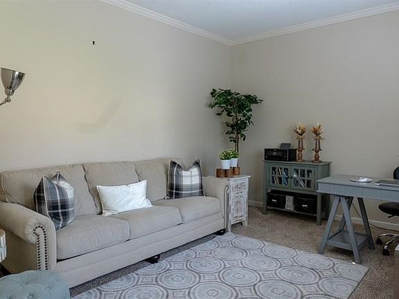 5th image of 308 Cacique Ct
