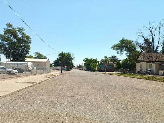 5th image of 420 E 2nd St