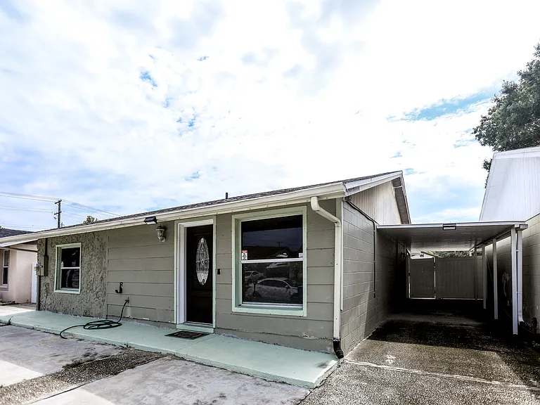 8307 Regina Pl — Photo 2