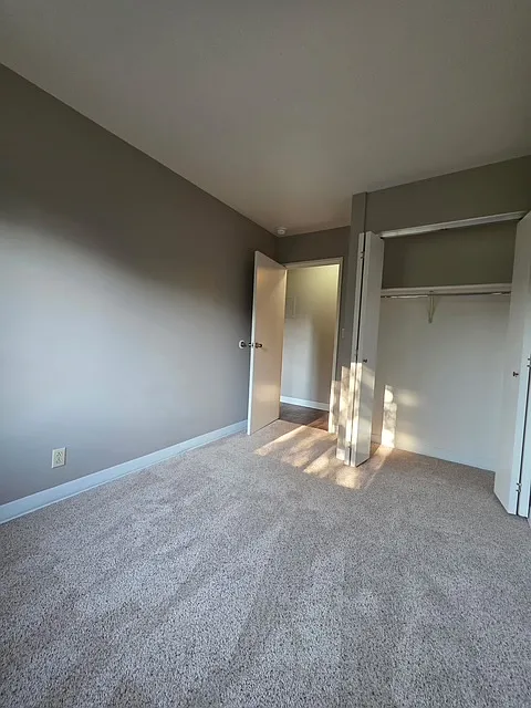Liberty Lights Apartments B — Photo 4