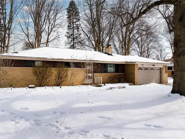 5229 Evergreen Dr, North Olmsted, OH 44070