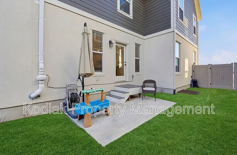 979 W Shoreline Dr — Photo 27
