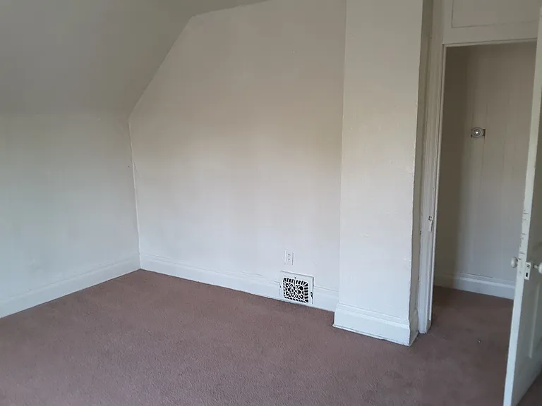 2911 Dudley Duplex — Photo 6