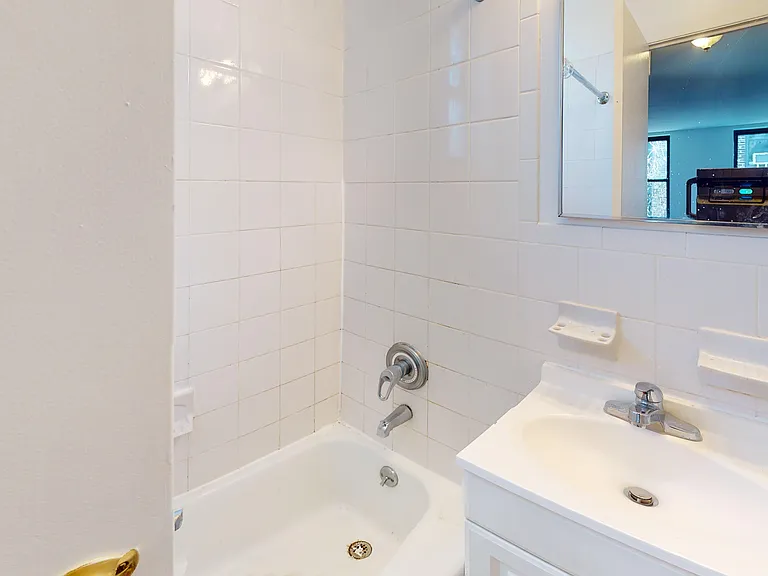 246 W 22nd St #19 — Photo 7