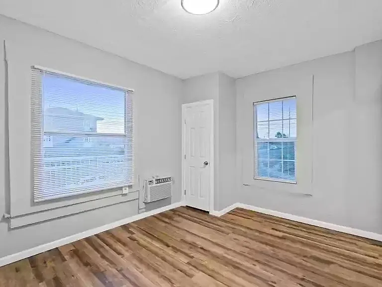 1318 N El Paso St #5 — Photo 3